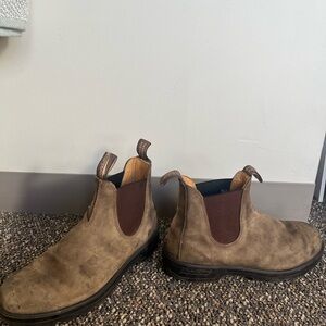 Blundstone Brown Suede Chelsea Boots